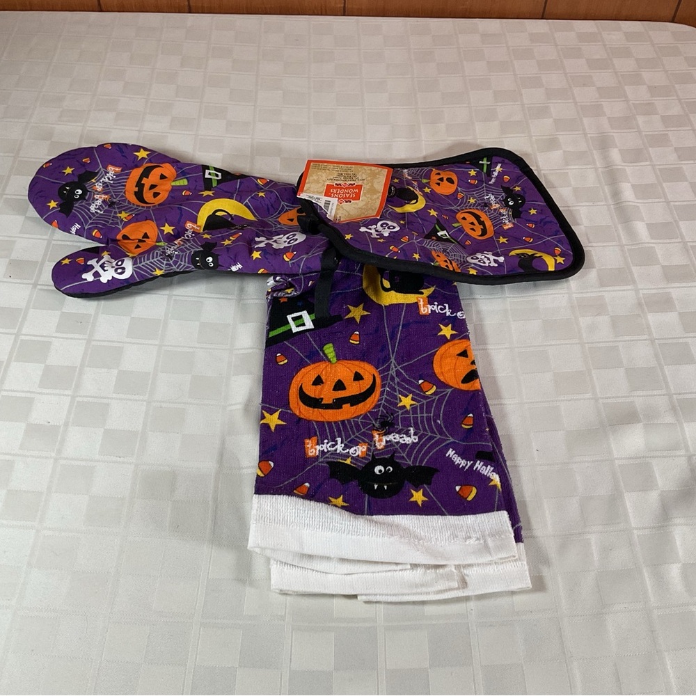 💜 New 3 pc Halloween kitchen towel set
